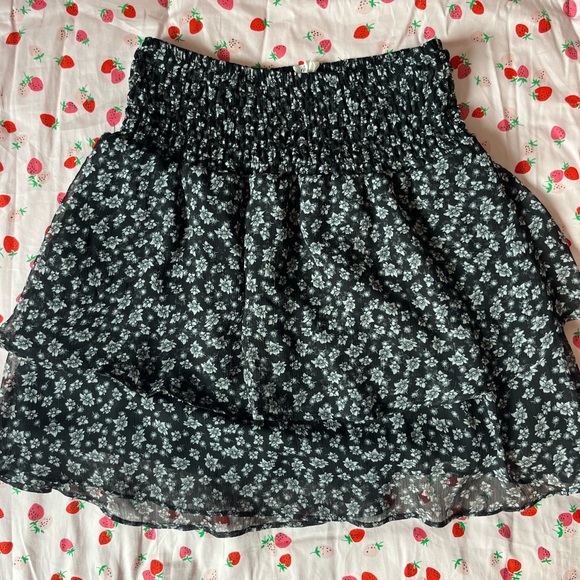 Garage XS Black Floral Ruffle Tiered Skirt - Picture 5 of 7